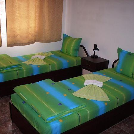 Georgievi Guest House Pomorie Extérieur photo