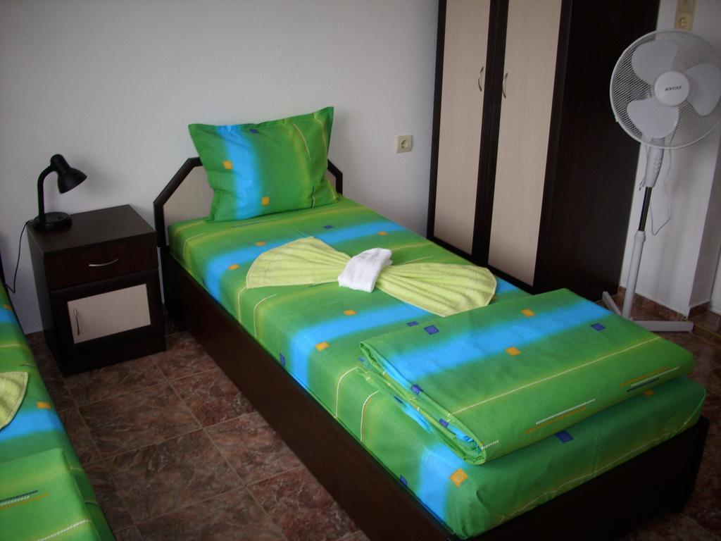 Georgievi Guest House Pomorie Extérieur photo