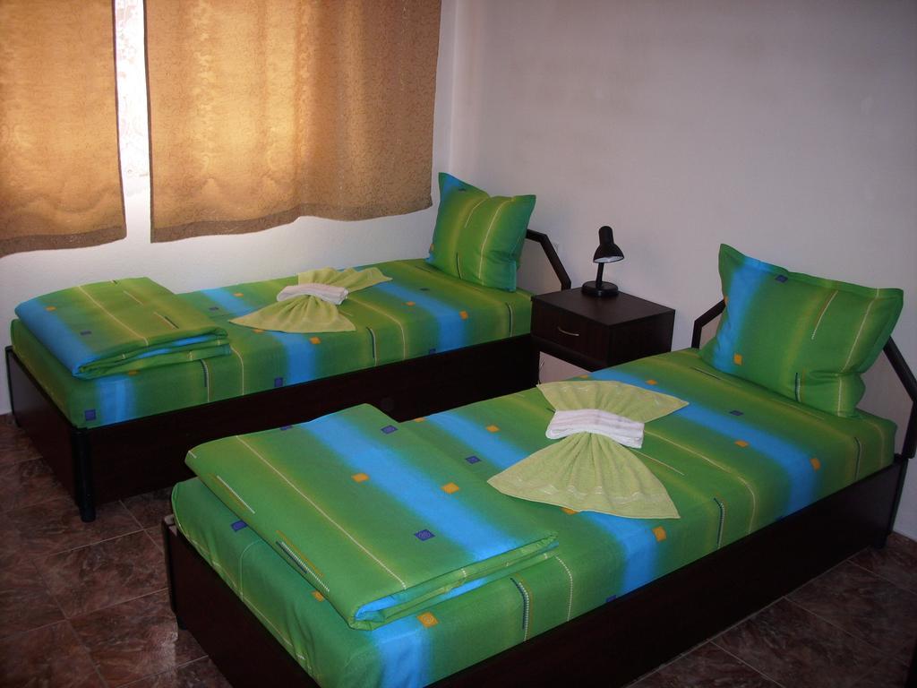 Georgievi Guest House Pomorie Extérieur photo