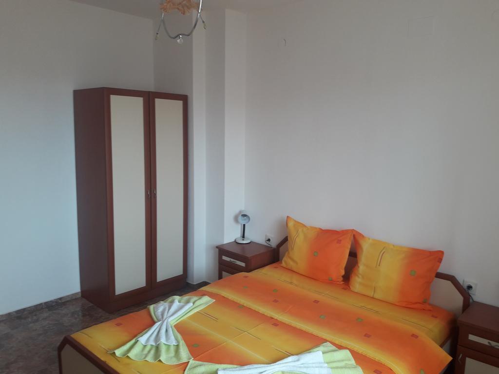 Georgievi Guest House Pomorie Extérieur photo