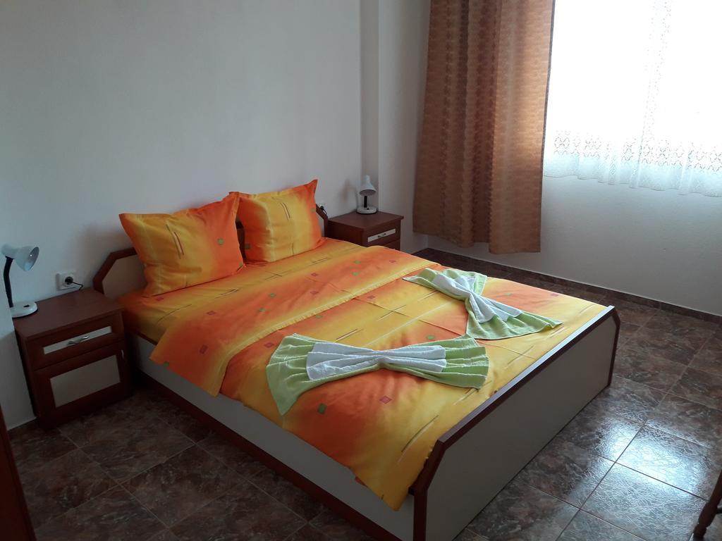 Georgievi Guest House Pomorie Extérieur photo