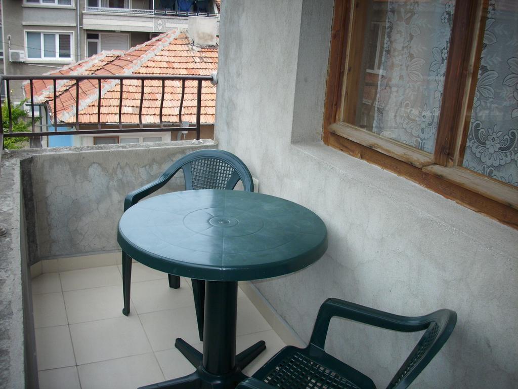 Georgievi Guest House Pomorie Extérieur photo