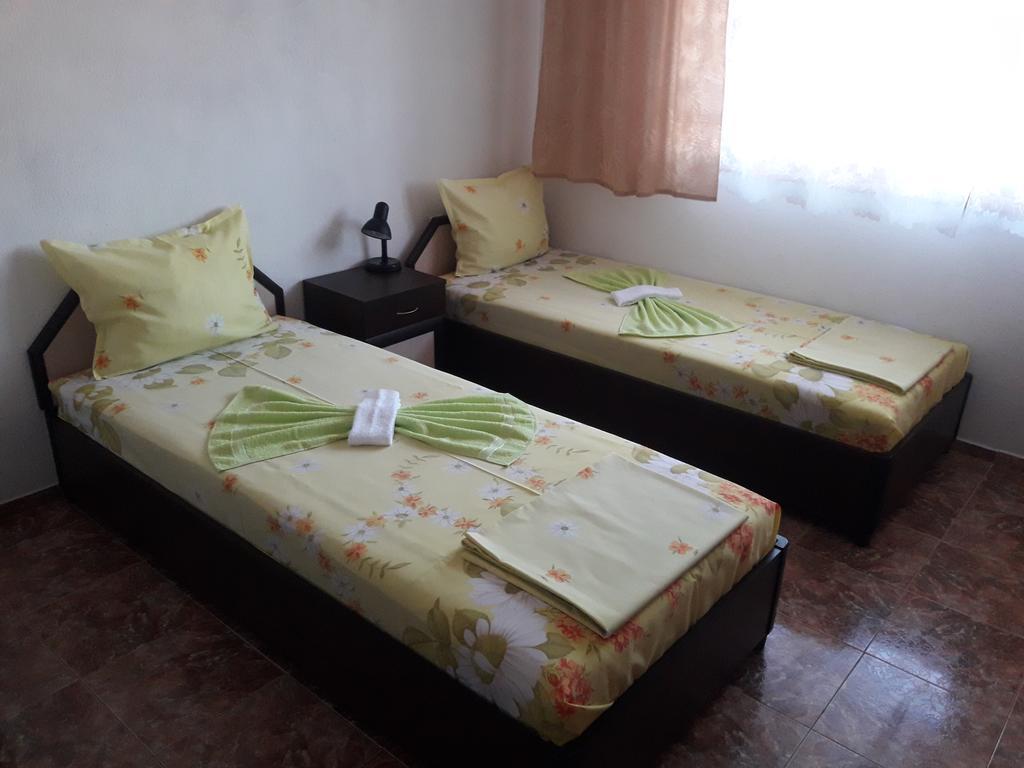 Georgievi Guest House Pomorie Extérieur photo