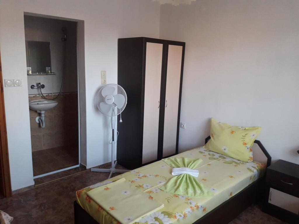 Georgievi Guest House Pomorie Extérieur photo