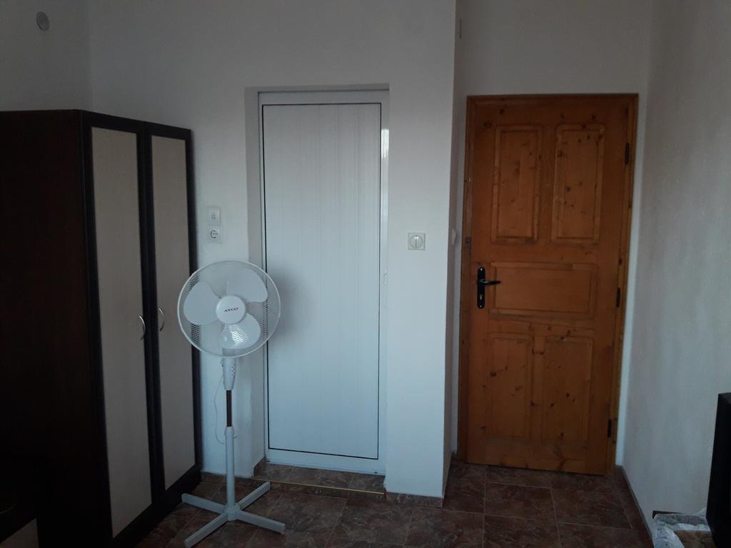 Georgievi Guest House Pomorie Extérieur photo